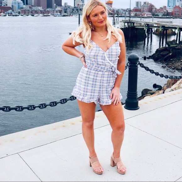 Purple Plaid Romper 💜 - Picture 4 of 7